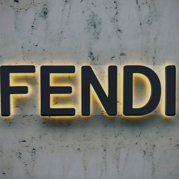 FENDI - Picture 1 of 1
